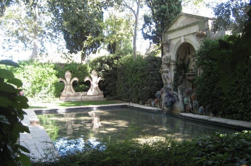 La Pera (0la Pera Castell Dali Pubol)