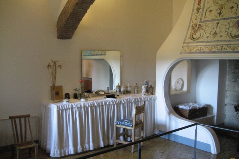 La Pera (0la Pera Castell Pubol Dali)