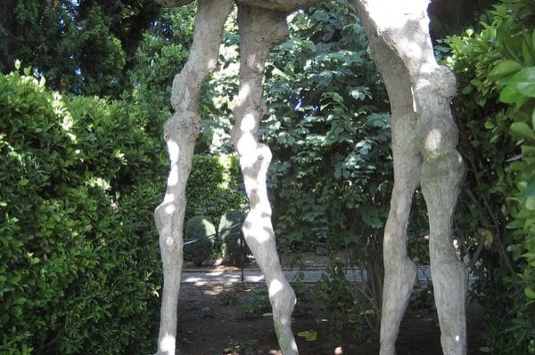 La Pera (0la Pera Elefant Dali Pubol)