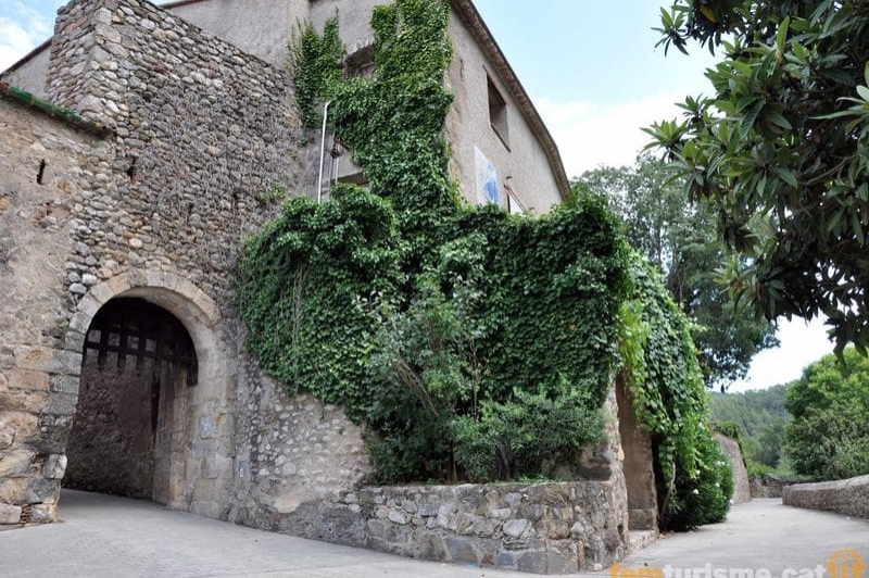 Sant Llorenç de la Muga (0portalada 2)