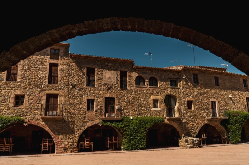 Cruïlles, Monells i Sant Sadurní de lHeura (Cruilles Monells St Sadurni Heura)