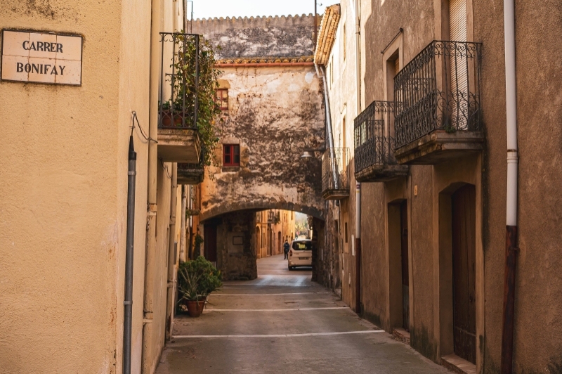Cruïlles, Monells i Sant Sadurní de lHeura (Cruilles Monells St Sadurni Heura)