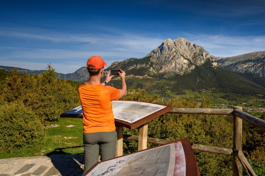 Saldes (Vistes De La Cara Sud Del Pedraforca Des Del Mirador De La Palomera)