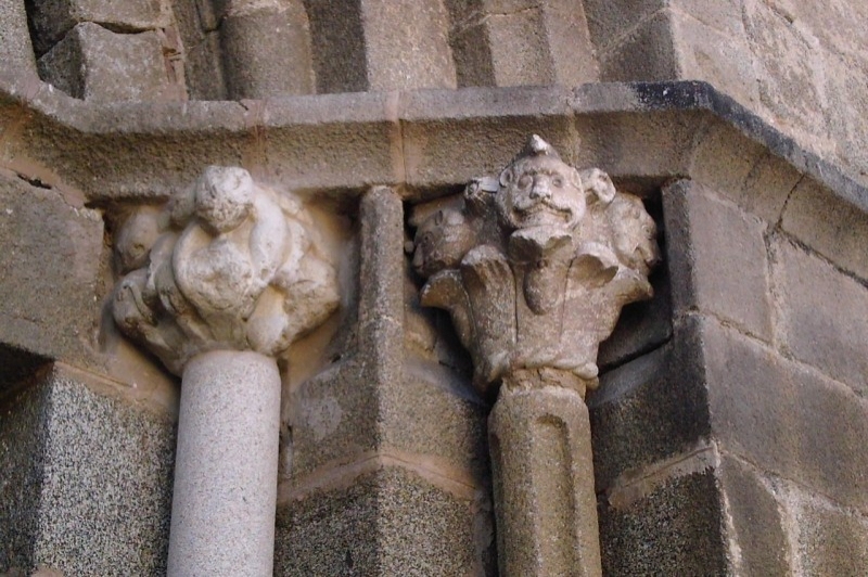 Pau (Capitell Esglesia Sant Marti)