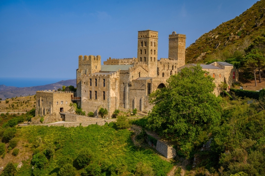 El Port de la Selva (Exterior Del Monestir De Sant Pere De Rodes)