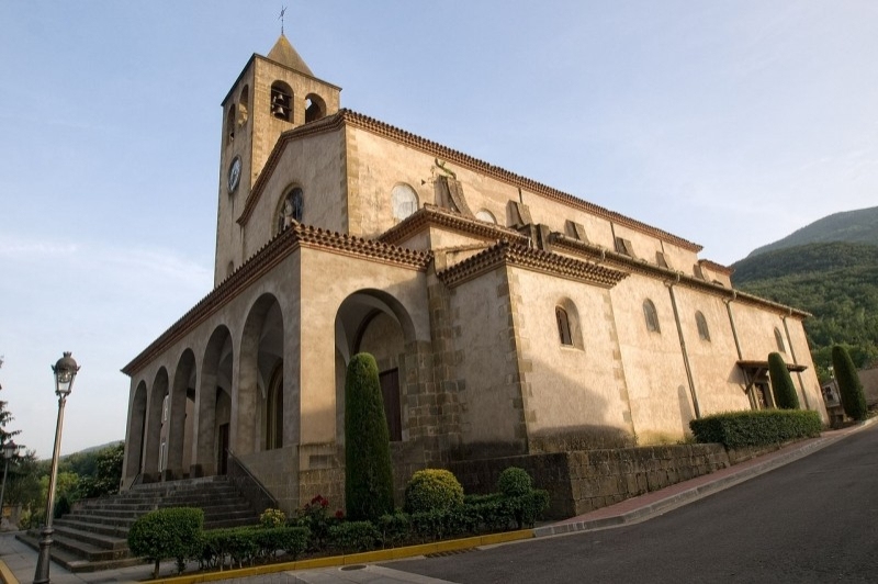 Les Planes dHostoles (Esglesies_de_Santa_Maria_de_les_Encies)