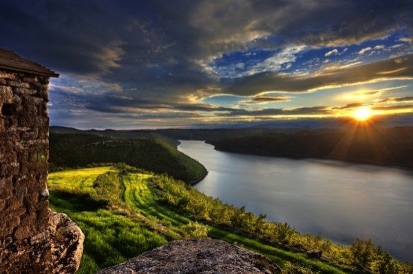 Tiurana (9824f 651e 4ed6 Bbc5 Cc1892014029)