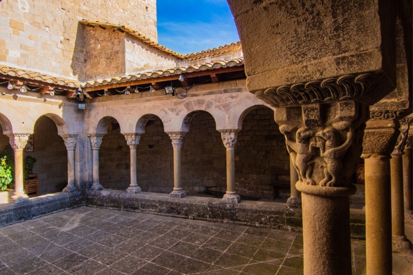 Lluçà (Monestir Interior)