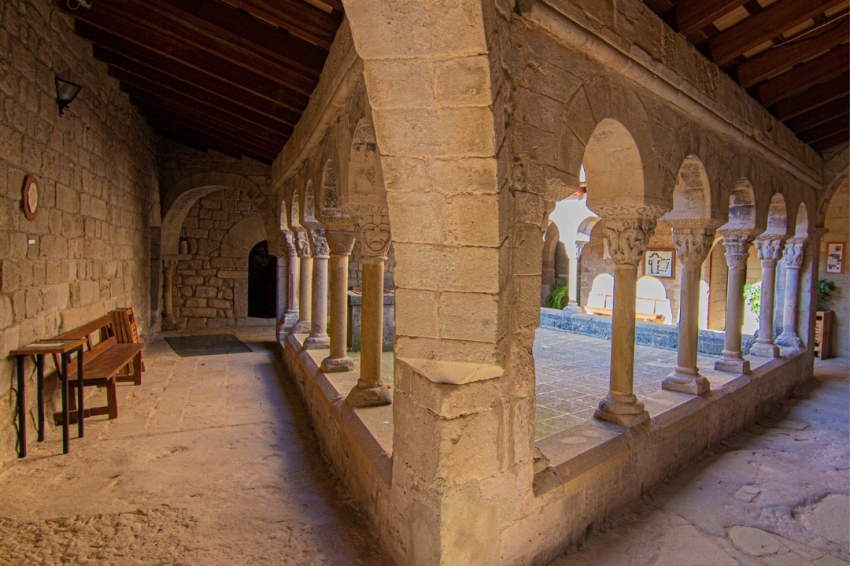 Lluçà (Monestir Interior)