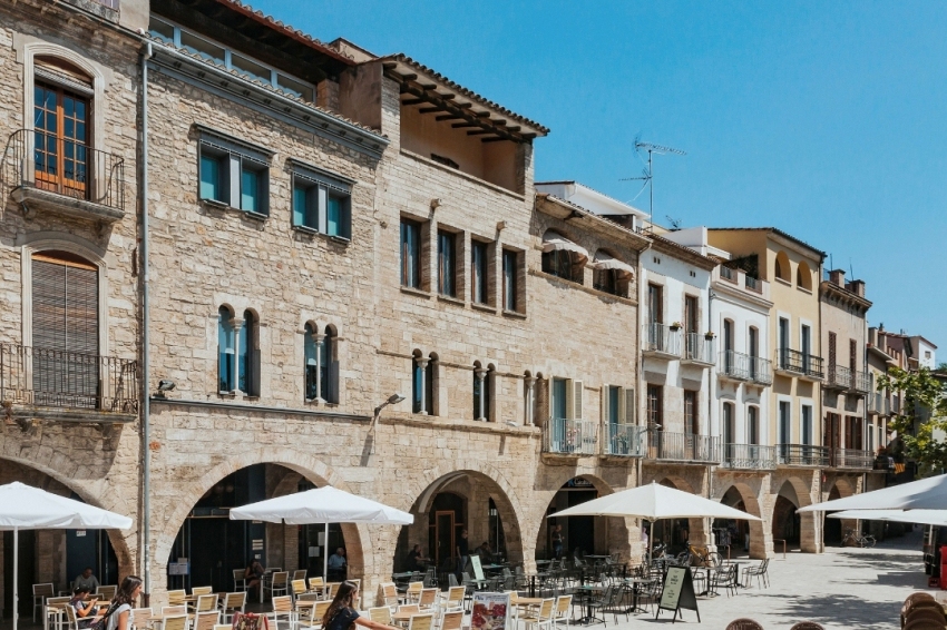 Banyoles ( Placa Major Barri Vell Banyoles Silvia Poch)