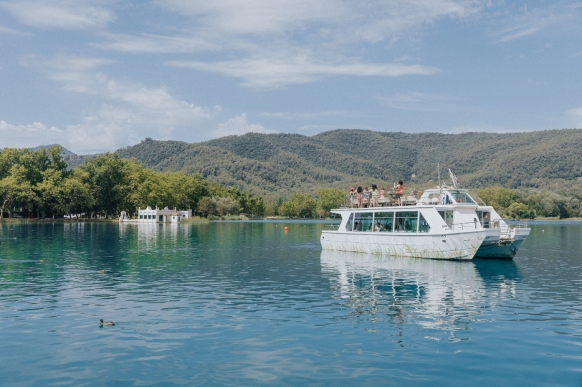 Banyoles ( Passeig En Barca Silvia Poch)