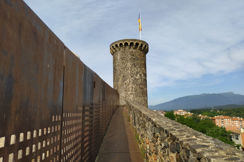 Hostalric (Hostalric Pas De Ronda De La Muralla)