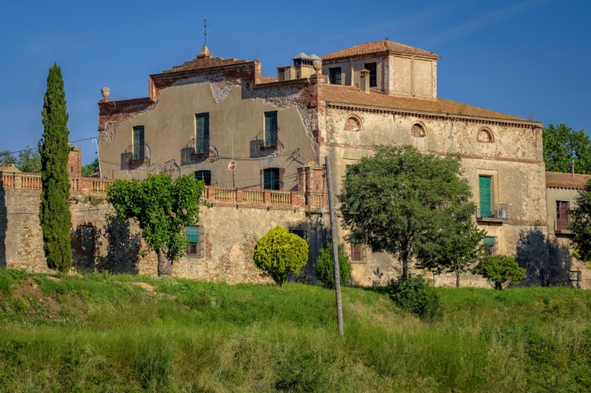 Santa Eulàlia de Ronçana (Casa De Can Brustenga)