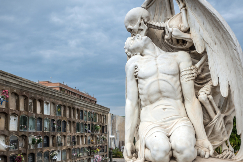 Les ciutats dels morts, els cementiris més singulars de Catalunya