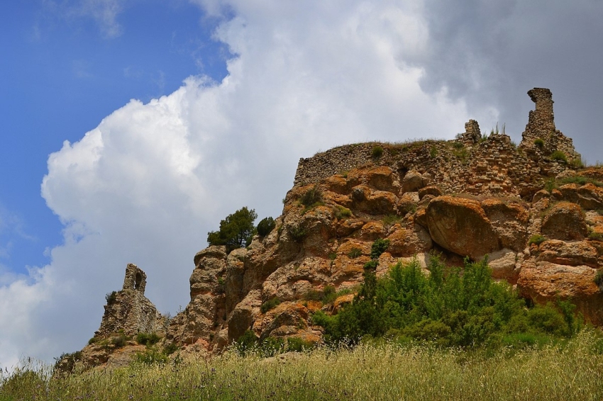 De ruta pels castells medievals del riu Gaià